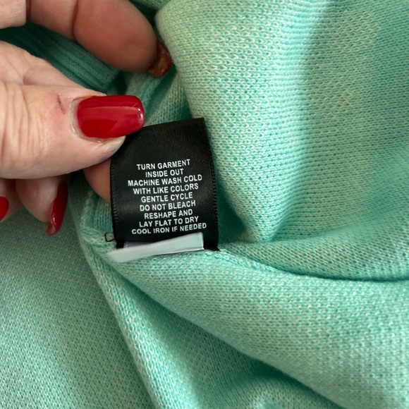 Torrid Women’s Aqua with White Daisies Cardigan 

Size 1(14-16)
NWT - Picture 8 of 8